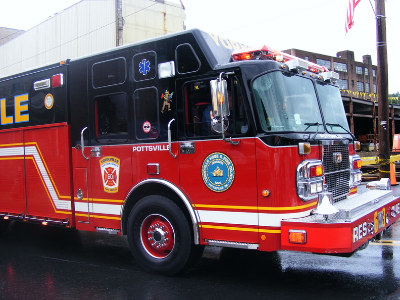 9_11 fire truck paraid 167.JPG
